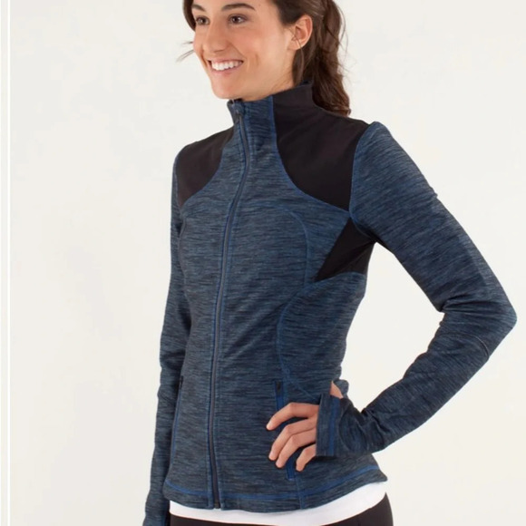 Lululemon Forme Jacket
Reversible Slub Denim Limitless Blue / Black - Picture 3 of 9